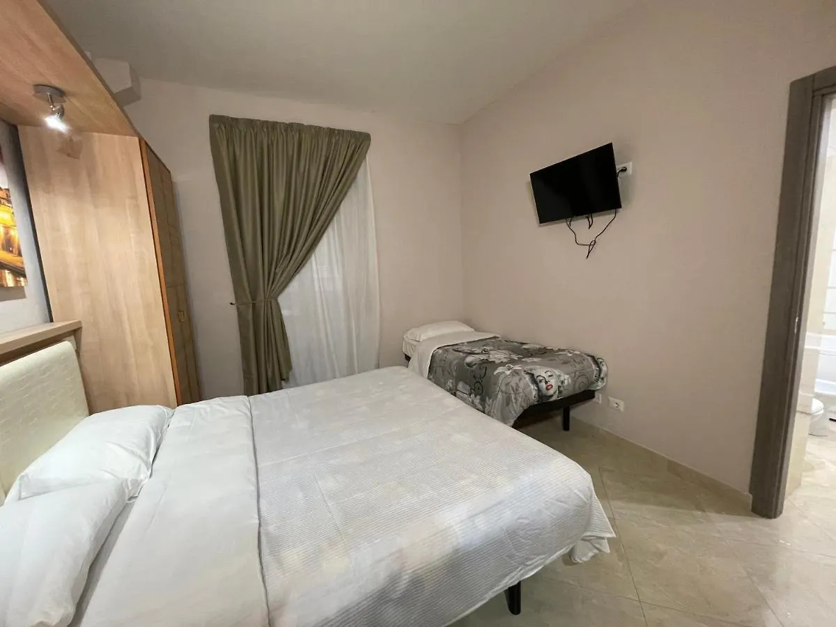 Gasthof S.P.Q.R. Suite Rom